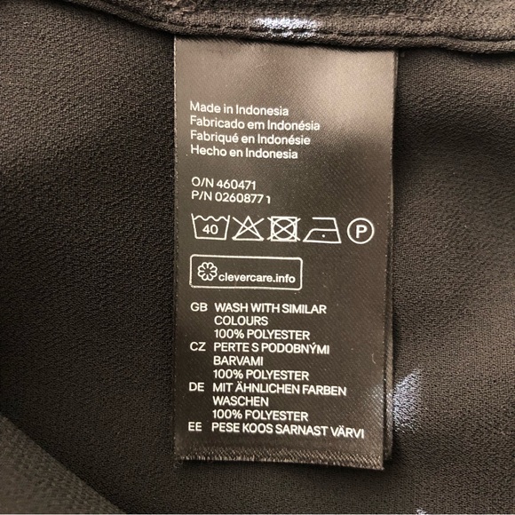 H&M Short-Sleeves Pleated Black Blouse - Women's 4 - Picture 10 of 13